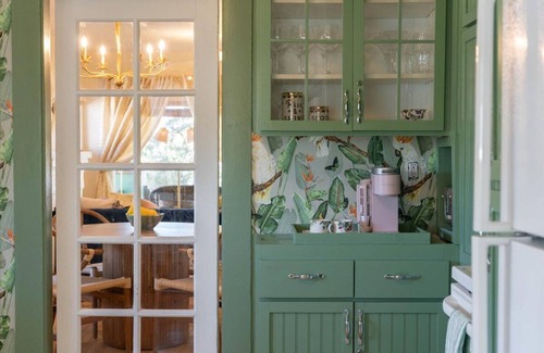 Redding House | Amy's Whinehouse Downtown