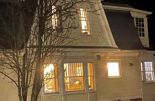 South End House | An antique, hundred year old colonial house with beautiful architectural details