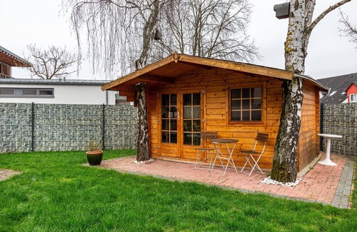 Mainz-Bingen Apartment | "An den Weinbergen" with Wi-Fi