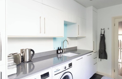 Kemptown Apartment | An elegant 2 bedroom flat 2 minutes from Kemptown beach