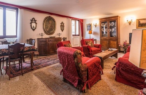 Cannaregio Apartment | An elegant apartment in the city center.
