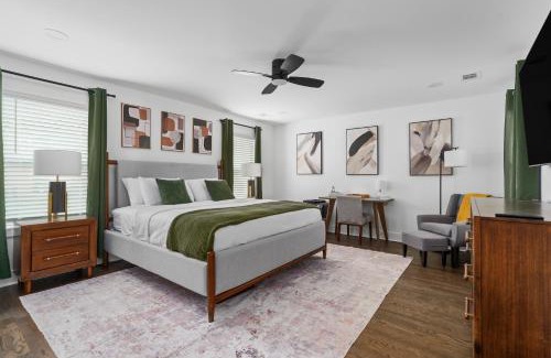 Smyrna House | An Entertainment Oasis Near The Battery, Sleeps 10