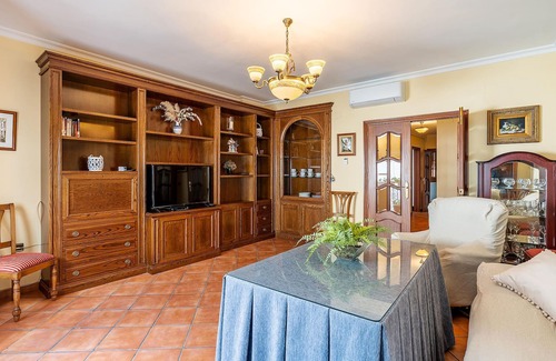 Barrio de la Villa Apartment | An extremely spacious and welcoming apartment in one of the magnificent white houses of this city.