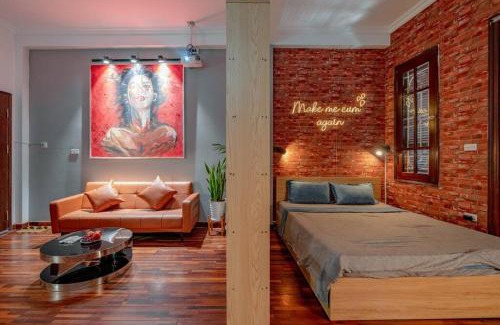 Truc Bach Apartment | An House - CINE Apt - Street food, Projector, Washer, 10 mins to Hoan Kiem
