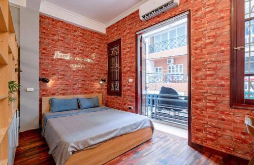 Truc Bach Apartment | An House - CINE Apt - Street food, Projector, Washer, 10 mins to Hoan Kiem