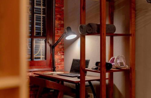 Truc Bach Apartment | An House - CINE Apt - Street food, Projector, Washer, 10 mins to Hoan Kiem