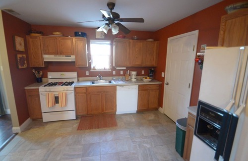 Cape May Court House House | An inexpensive vacation rental in a clean, comfortable home