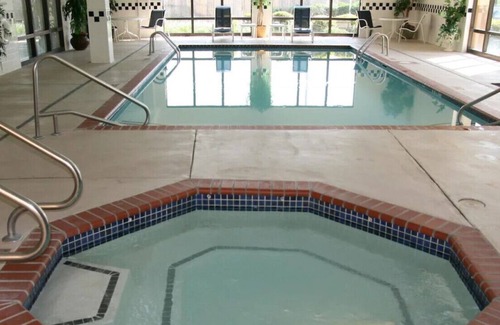 Olive Branch House | An Intimate Getaway for Lovely Couples!