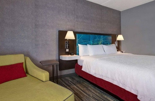 Olive Branch House | An Intimate Getaway for Lovely Couples!