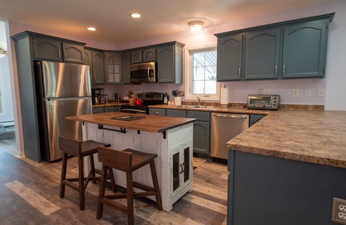 Lochmere House | An oasis sitting right on Silver Lake