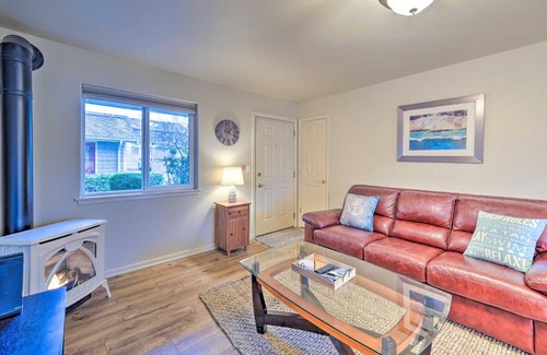 Anacortes Apartment | Anacortes Condo - Walk to Town, Marina, and Bay!