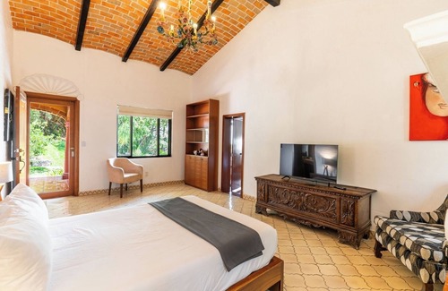 Ajijic House | ANANA Rancho San Rafael | 3 BR & private porch