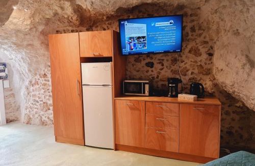 Heraklion Cabin | Anassa 8 Real Cave