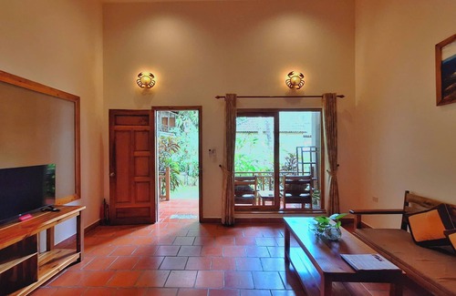 Ong Lang Hotel | Ancarine Beach Resort