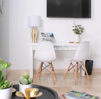 Perchel Sur Apartment | Ancha del Carmen AVE Centro Málaga madmar lujo New Zambrano