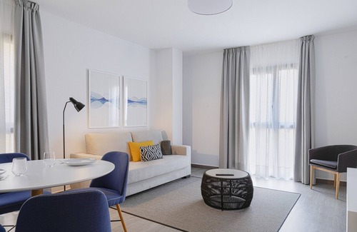 Perchel Sur Apartment | Ancha del Carmen II Boutique Apartment