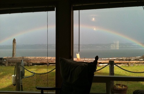 Clinton House | Anchor Away, Whidbey Island Beachfront Getaway