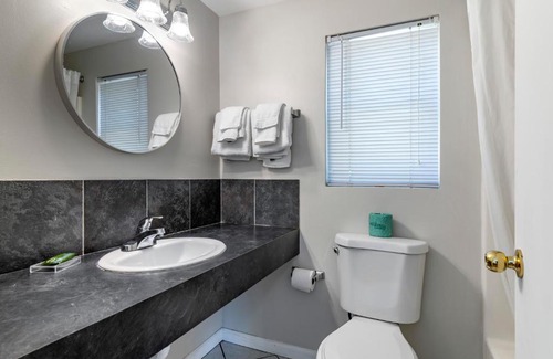 Ogunquit - Wells Hotel | Anchor Inn and Cottages Wells-Ogunquit