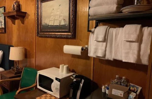Lincoln City Hotel | Anchor Inn Resort