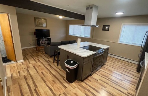 Turnagain Apartment | Anchorage 2BR Spacious Wi-Fi Centrally located