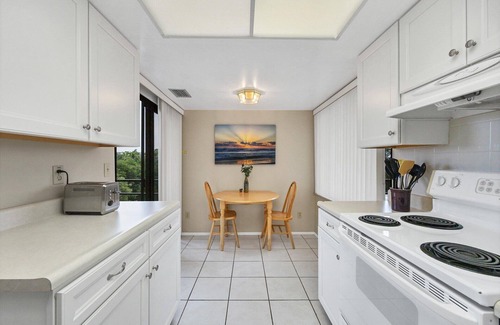 Siesta Key Condo | Anchorage Resort 3rd Floor 2 Bedroom Condo South West Balconies 0885