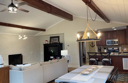 Reed Creek House | Anchors Away On Lake Hartwell Private/Deep Water Dock w/ water mat and 2 kayaks