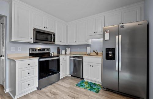 Atlantic Beach Apartment | Anchors Away Unit 4 Duplex