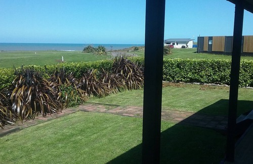 Waverley House | Anchors South - Waipipi Beach