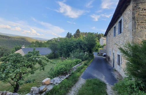Prunieres House | Ancien Corps de Ferme Restauré Avec vue Imprenable