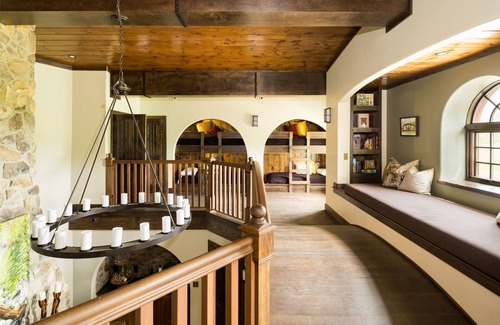 Knoxville Hotel | Ancient Lore Village