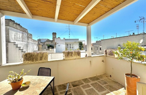 Nardo Apartment | Ancient residence with panoramic terrace in the historic center a few minutes from the sea