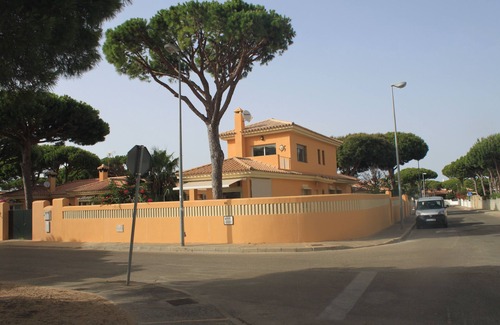 Poblado Sancti Petri Ski Chalet | Andalusian villa near the beach (about 200m)
