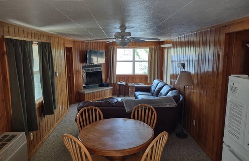 St Germain Cabin | Anderson Lakeside Cabin: Beach Access