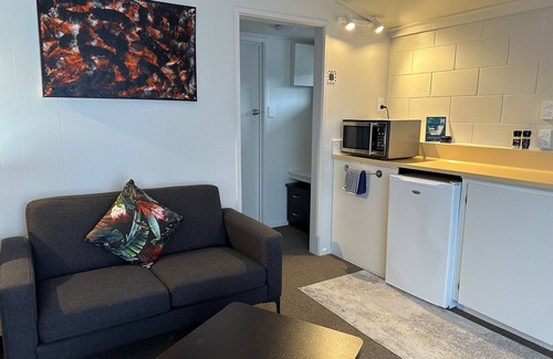 Lowburn Hotel | Anderson Park Motel