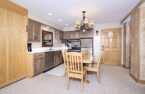 Big Sky Condo | Andesite Vista-Shoshone Ski in/Ski out Condo