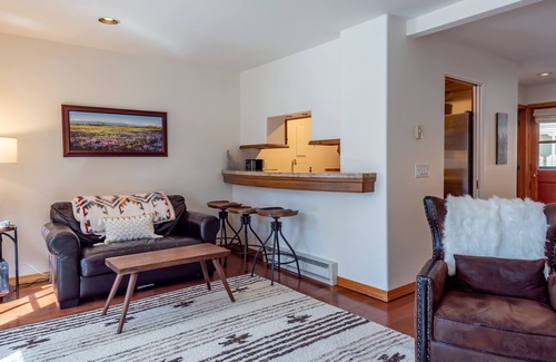Ketchum Condo | Andora Villa Condo 119 - Relax on Trail Creek and Walk to Downtown