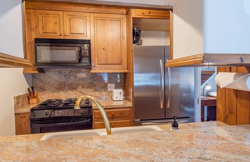 Ketchum Condo | Andora Villa Condo 119 - Relax on Trail Creek and Walk to Downtown