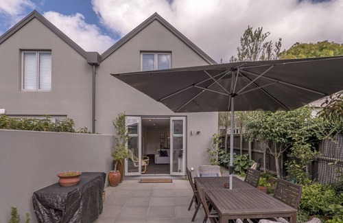 Merivale House | Andover near the Park
