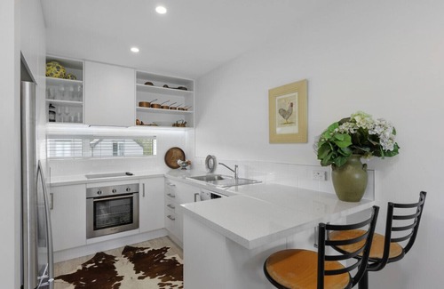 Merivale House | Andover Street Honey
