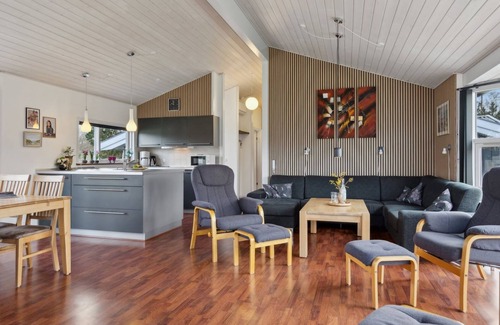 Hou House | "Andrea" - 1.4km from the sea by Interhome