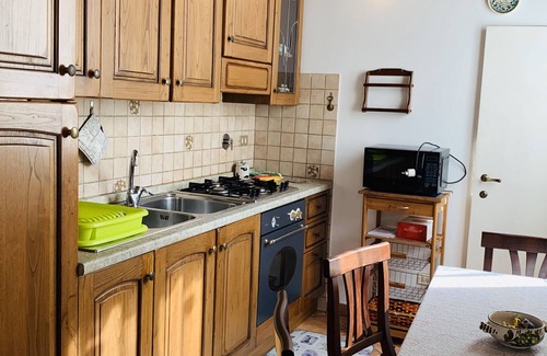 San Lorenzo Apartment | Andrea's House. Cls to all amenities.