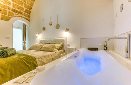 Presicce Apartment | Andrea's luxury home climatizzata con vasca idromassaggio nel centro storico