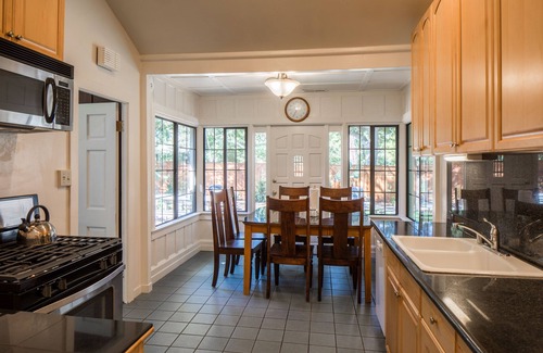 Pacific Grove Hotel | Andril Fireplace Cottages