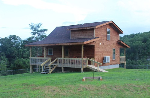 Beattyville House | Angel's Retreat: NEW Cabin close to Red River Gorge Area