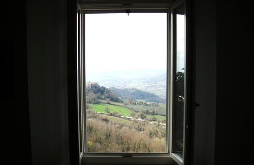 Todi Apartment | Angela's House on the Ancient Walls of Todi for 2/4 people