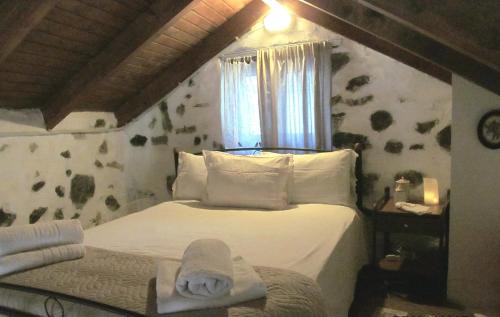 Mixorrouma House | Angela's River Paradise Cottages
