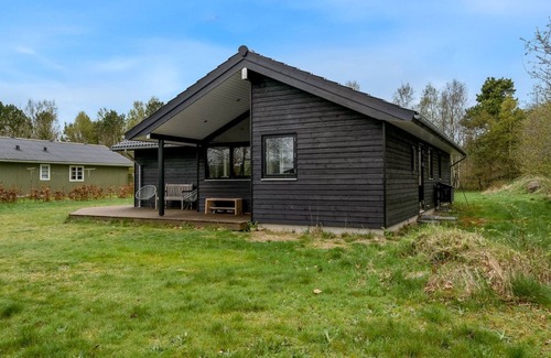 Hou House | "Angelie" - from the sea by Interhome