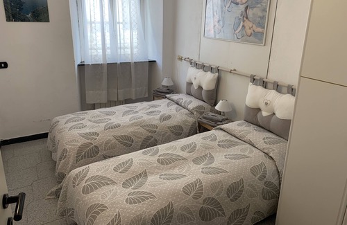 Camogli Apartment | Angie Casa Vacanza: nice apartment in a quiet area with sea view