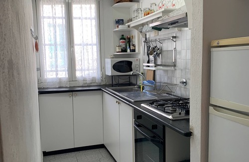 Camogli Apartment | Angie Casa Vacanza: nice apartment in a quiet area with sea view