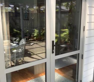 Turangi Bed & Breakfast | Anglers Adventure Paradise Studio BNB Wifi Parking